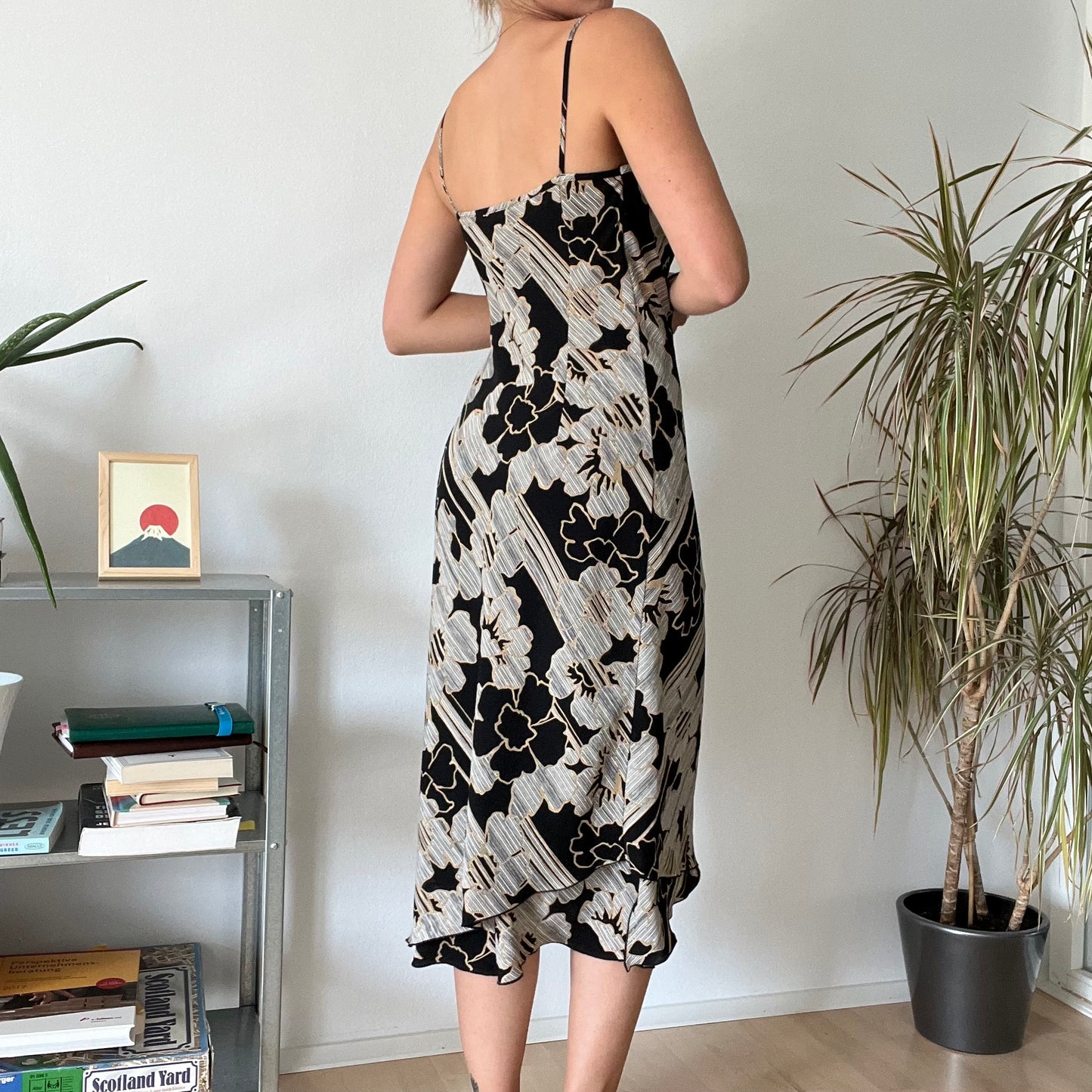 Midi 90s white and black dress- Size M