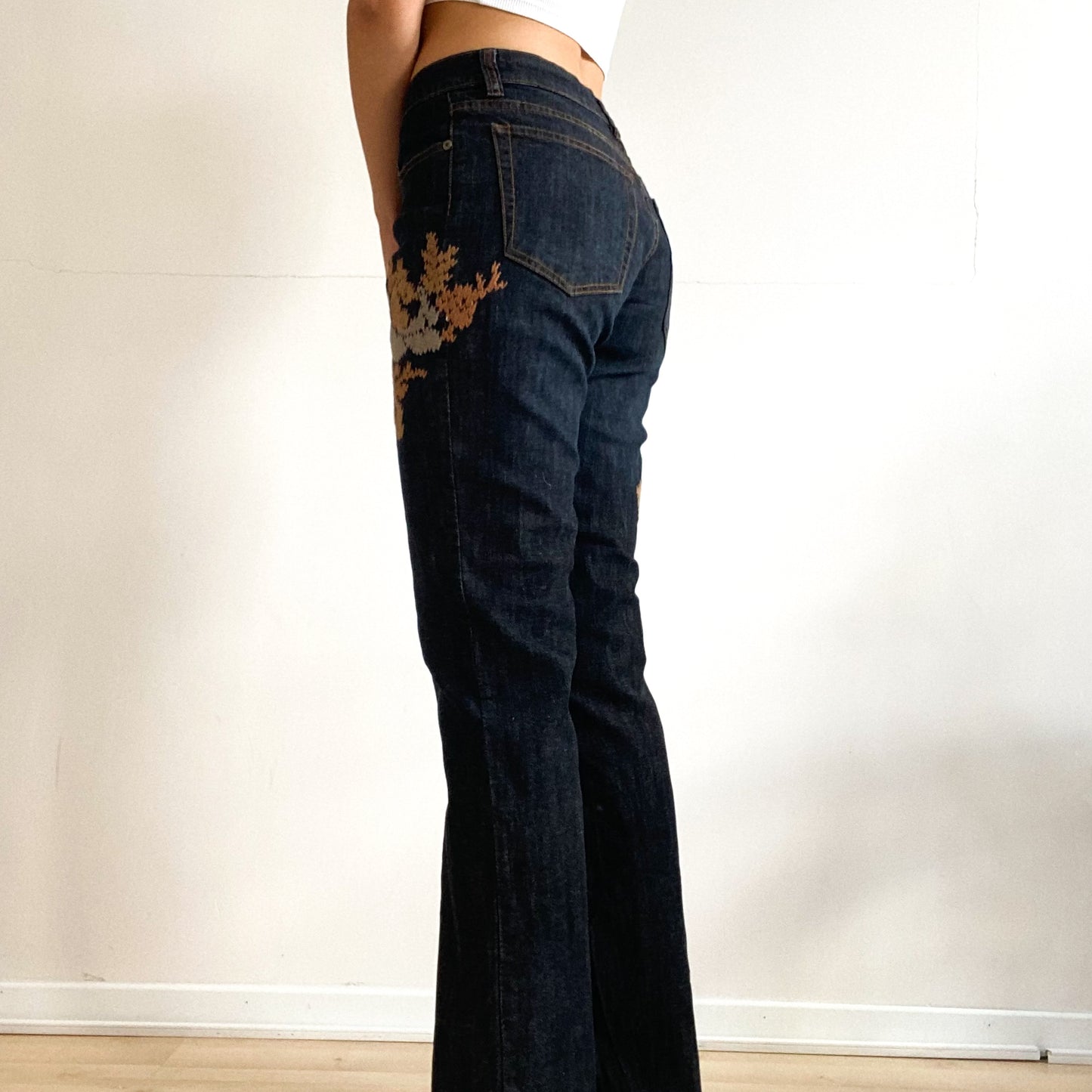 Autumn jeans leaf details