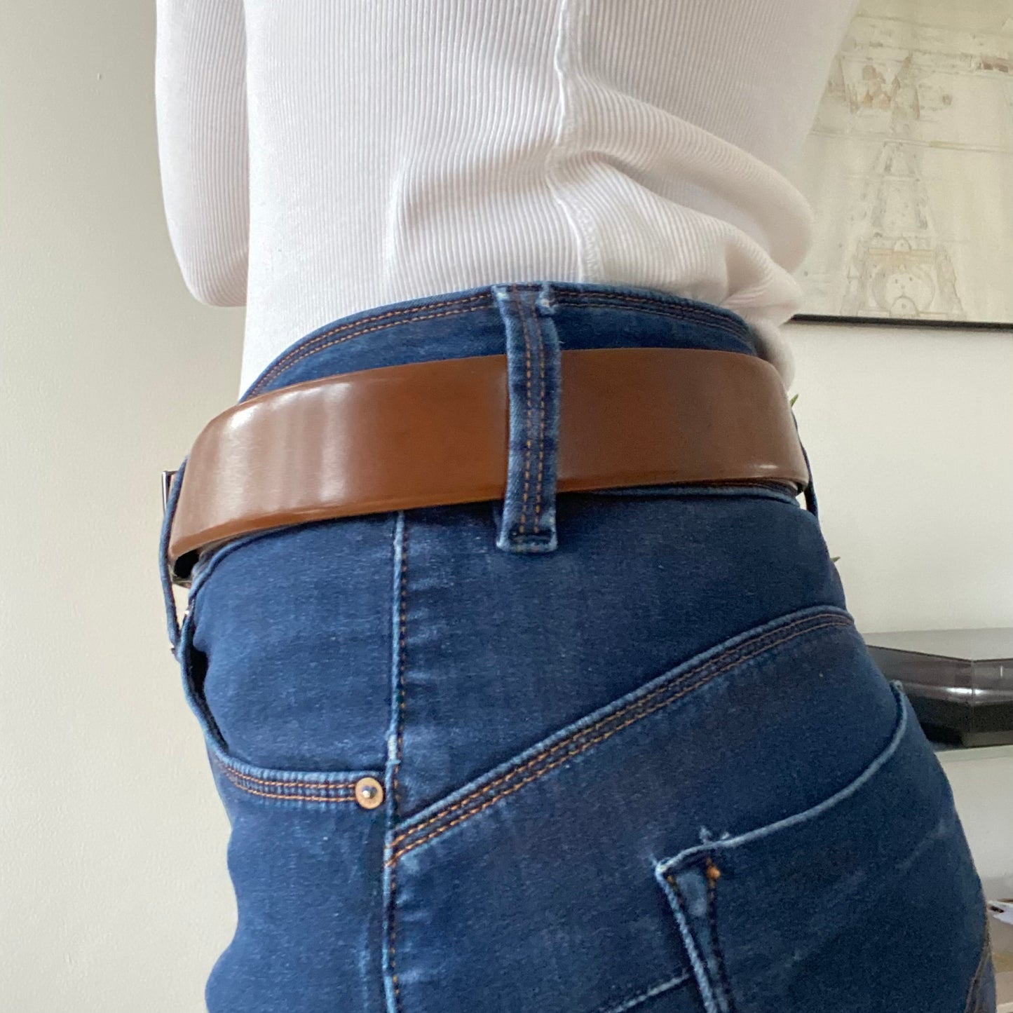 90s Minimalist Leather Belt with Sleek Metal Buckle