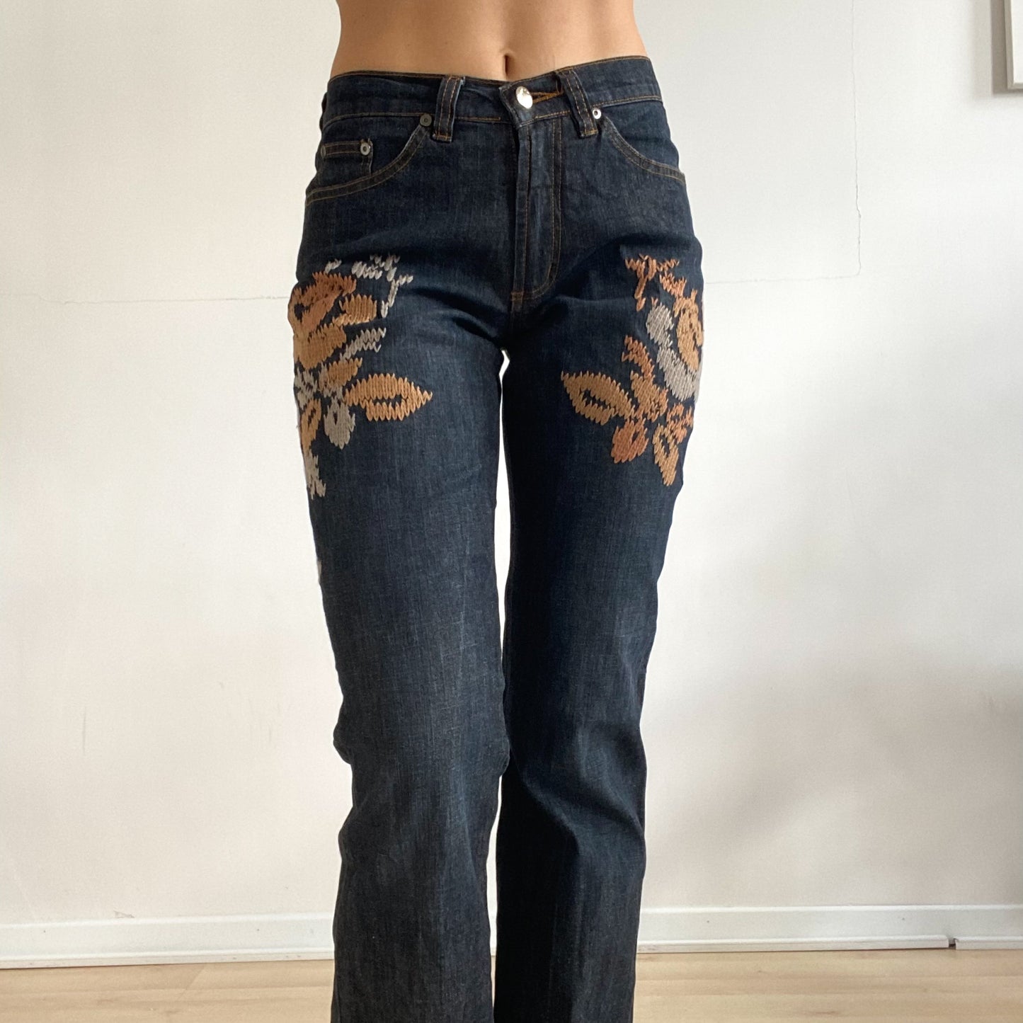 Autumn jeans leaf details