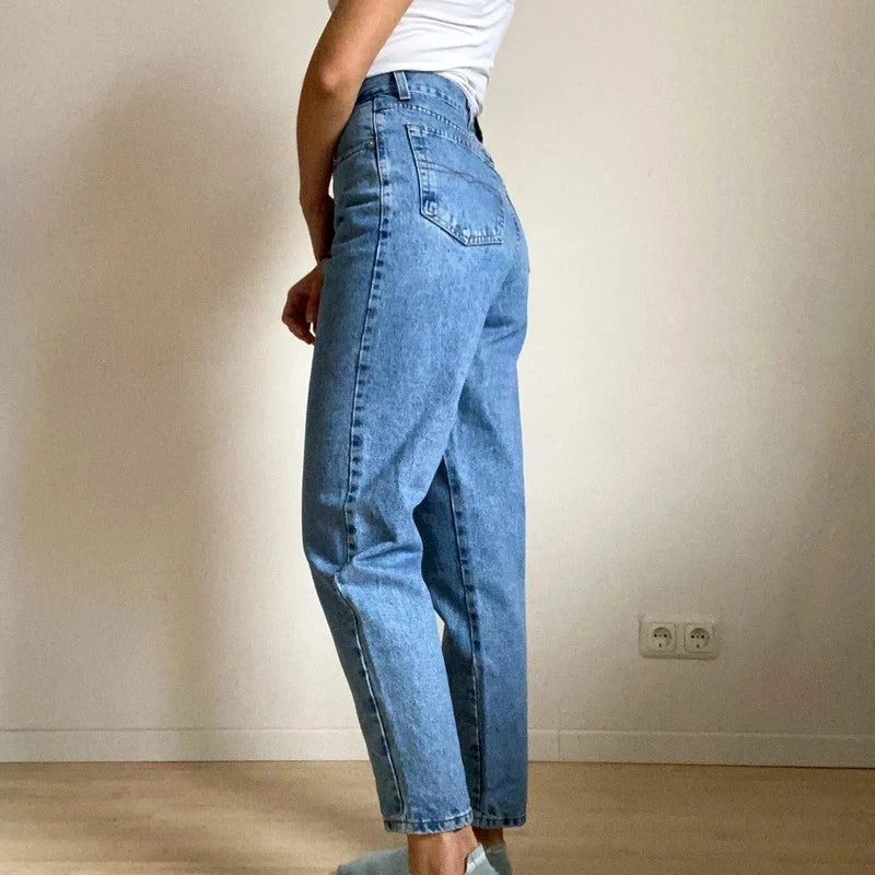Light blue wash jeans E905