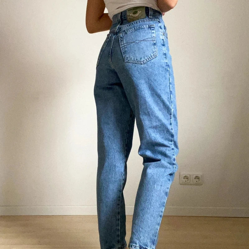 Light blue wash jeans E905