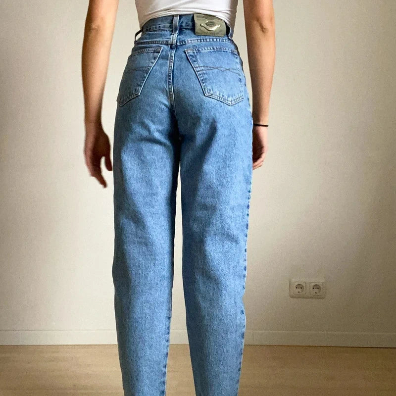 Light blue wash jeans E905
