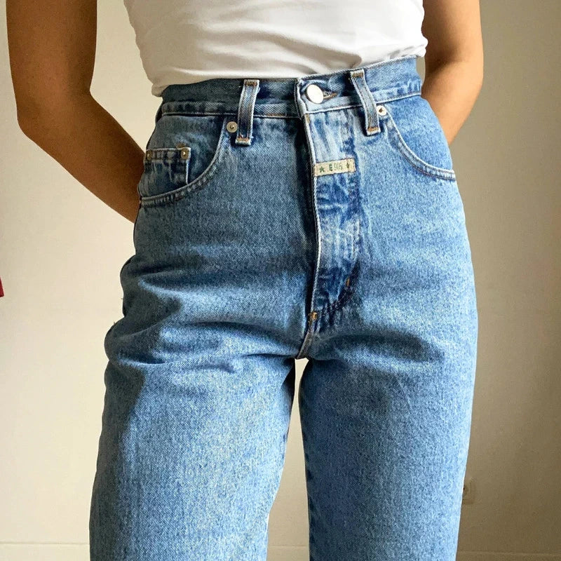 Light blue wash jeans E905