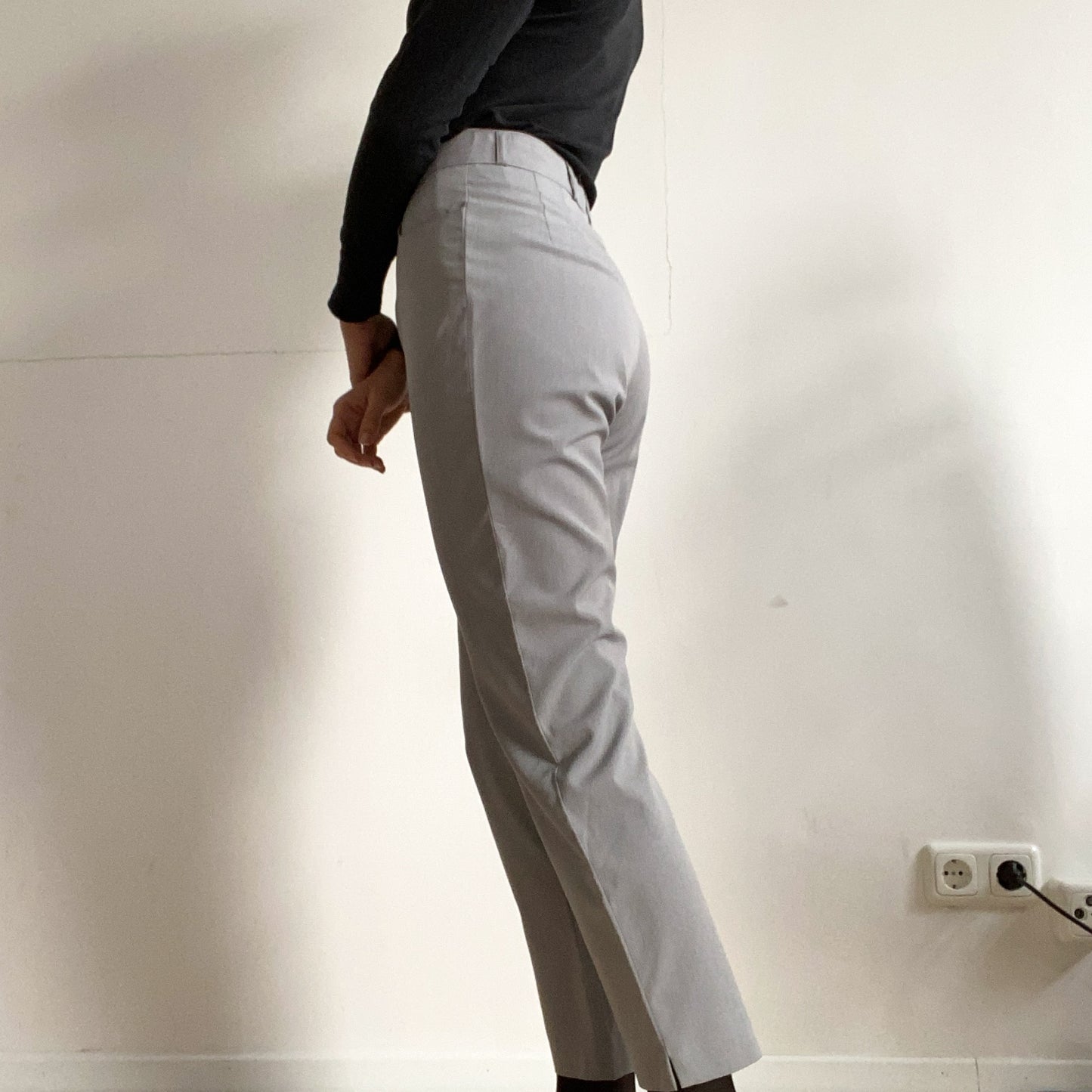Grey 90s short trousers, ankle length