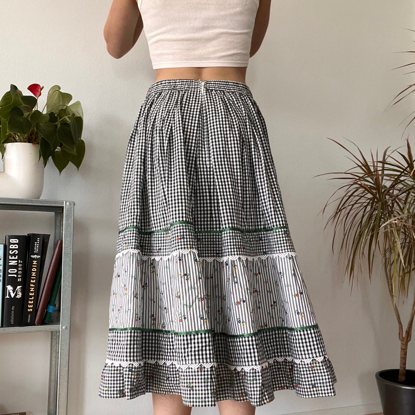 Gingham midi skirt size 40 blue and white