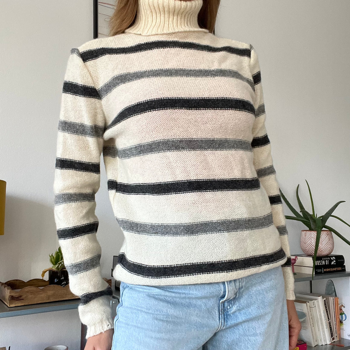 Striped turtleneck pullover-Size M