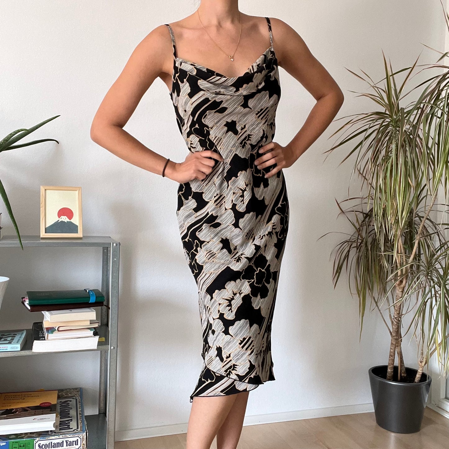 Midi 90s white and black dress- Size M