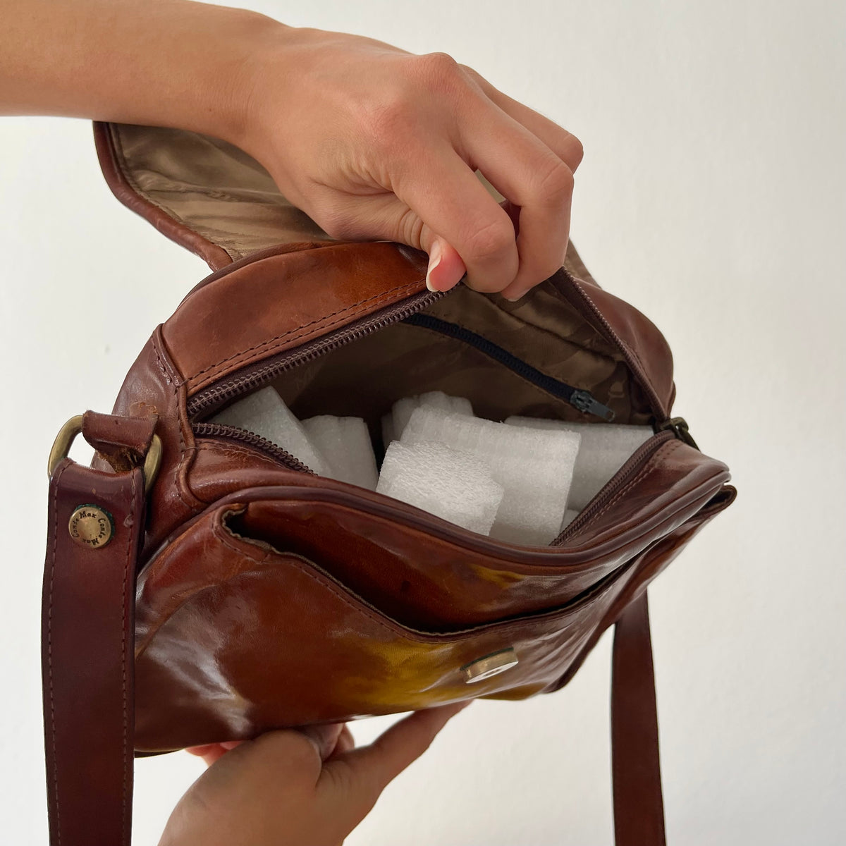 Dark Brown Genuine Leather Vintage Conte Max Conte Brown Leather Crossbody messenger Bag Y2K 90s