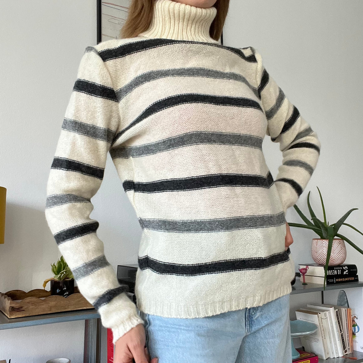 Striped turtleneck pullover-Size M