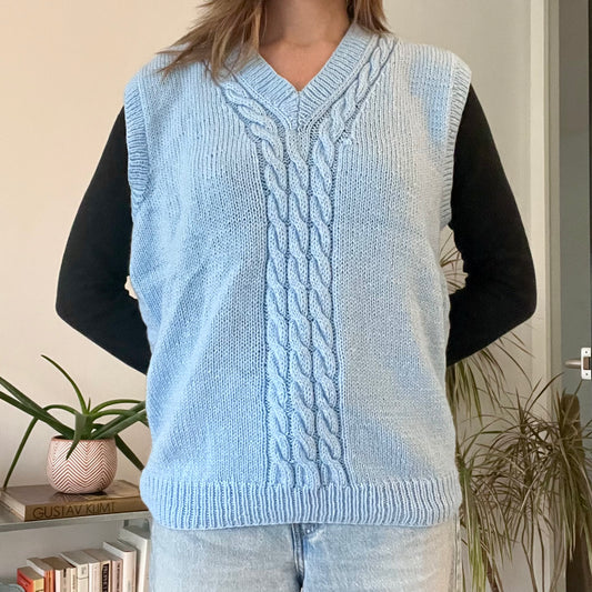 Sleeveless knitted blue vest-size L