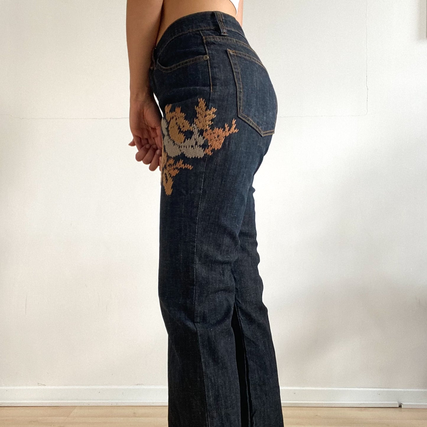Autumn jeans leaf details