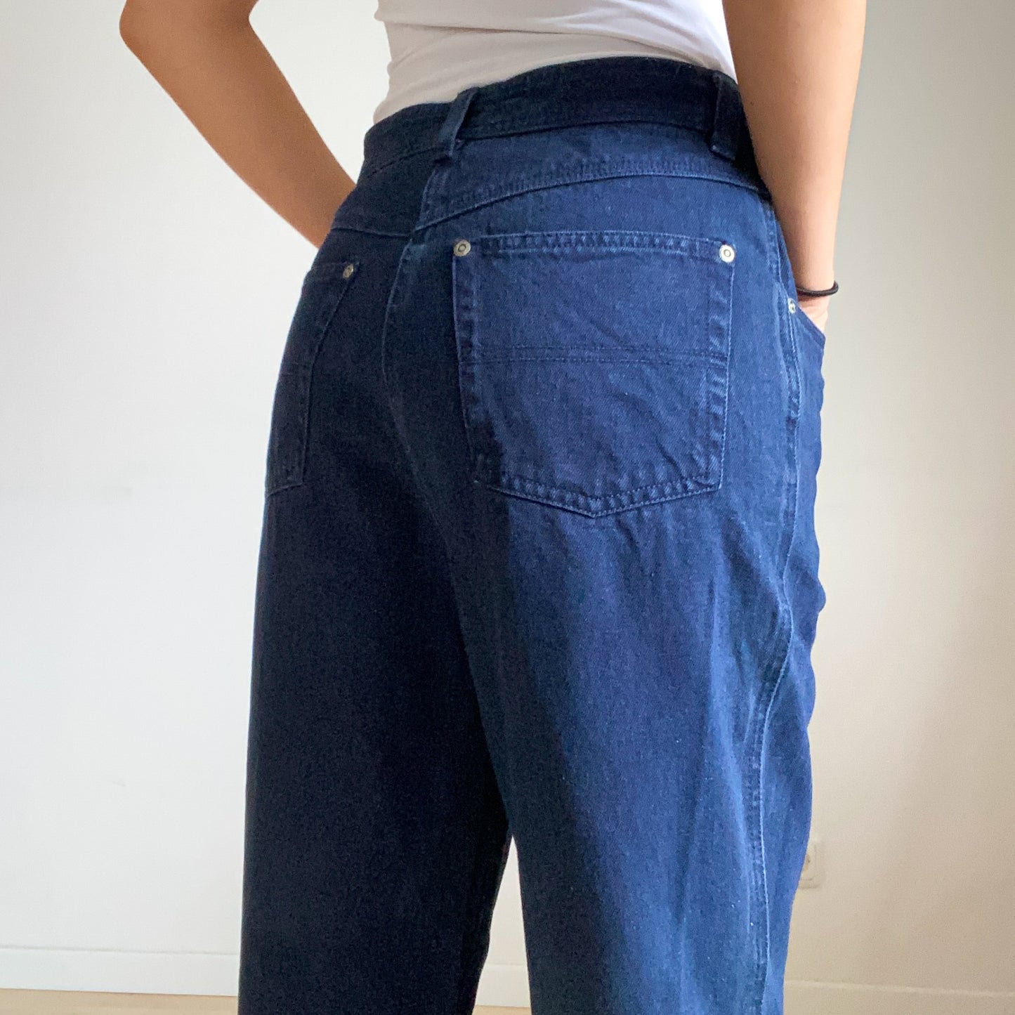 Dark blue trousers