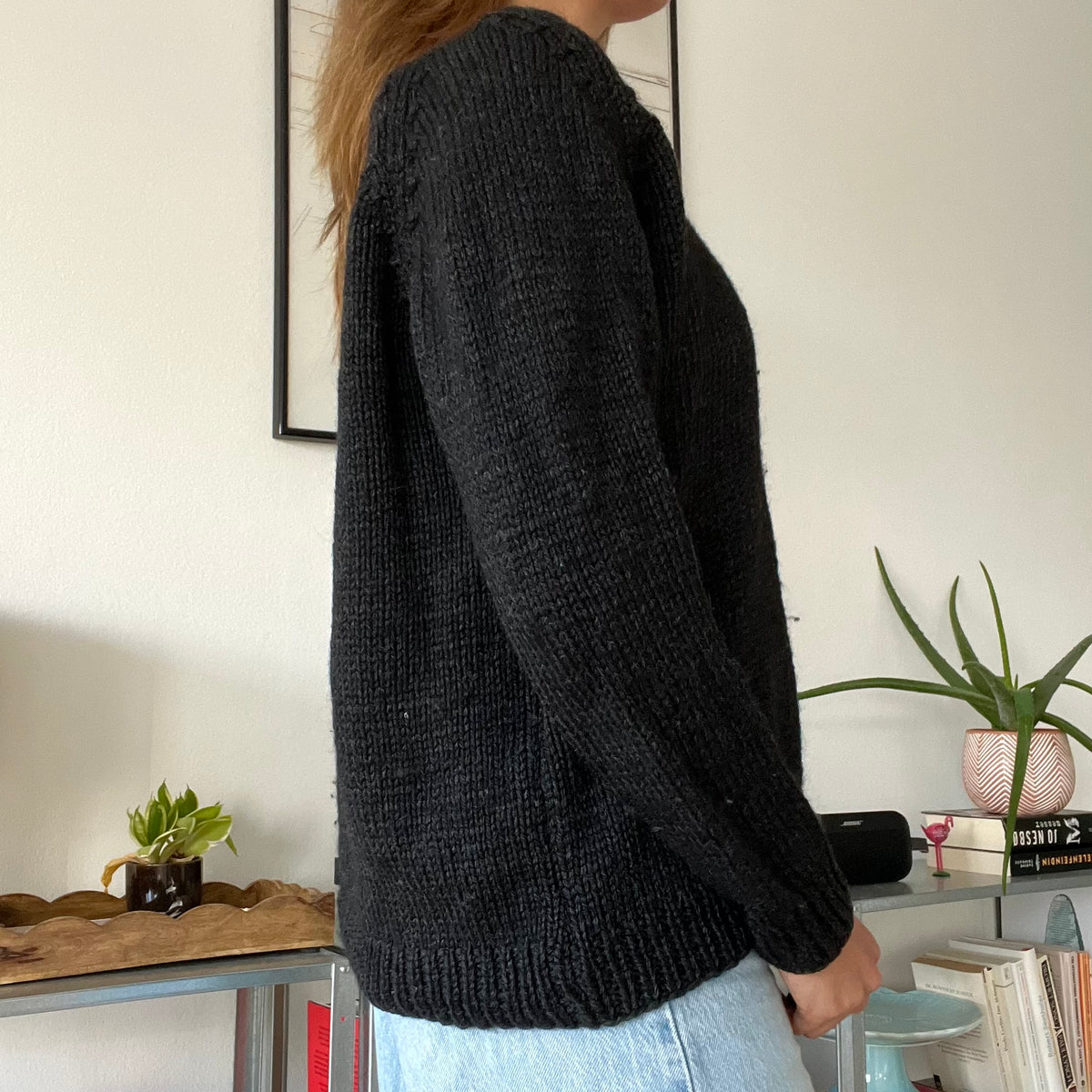 V-neck cozy wool long sleeve jumper-size M