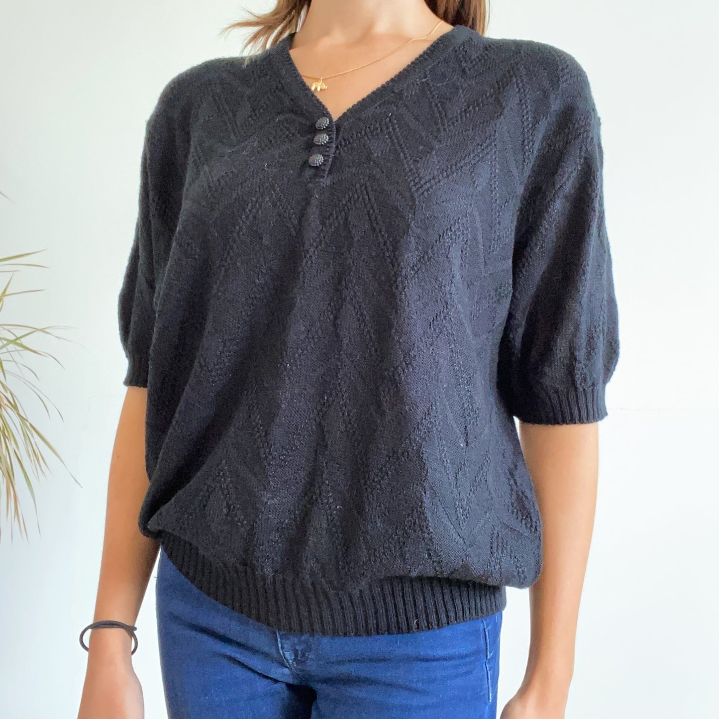Short sleeve black jumper