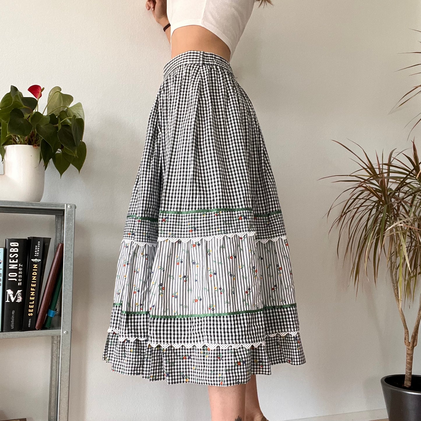 Gingham midi skirt size 40 blue and white