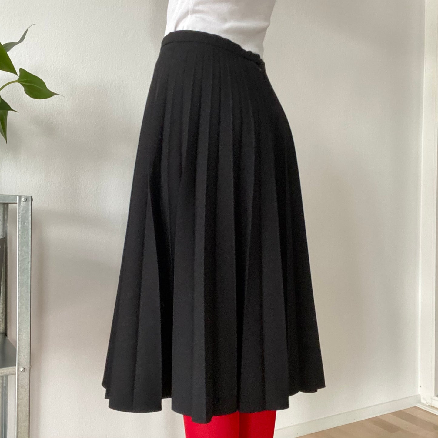 Black Pleated Midi Skirt A-Line High Waist Classic Minimalist