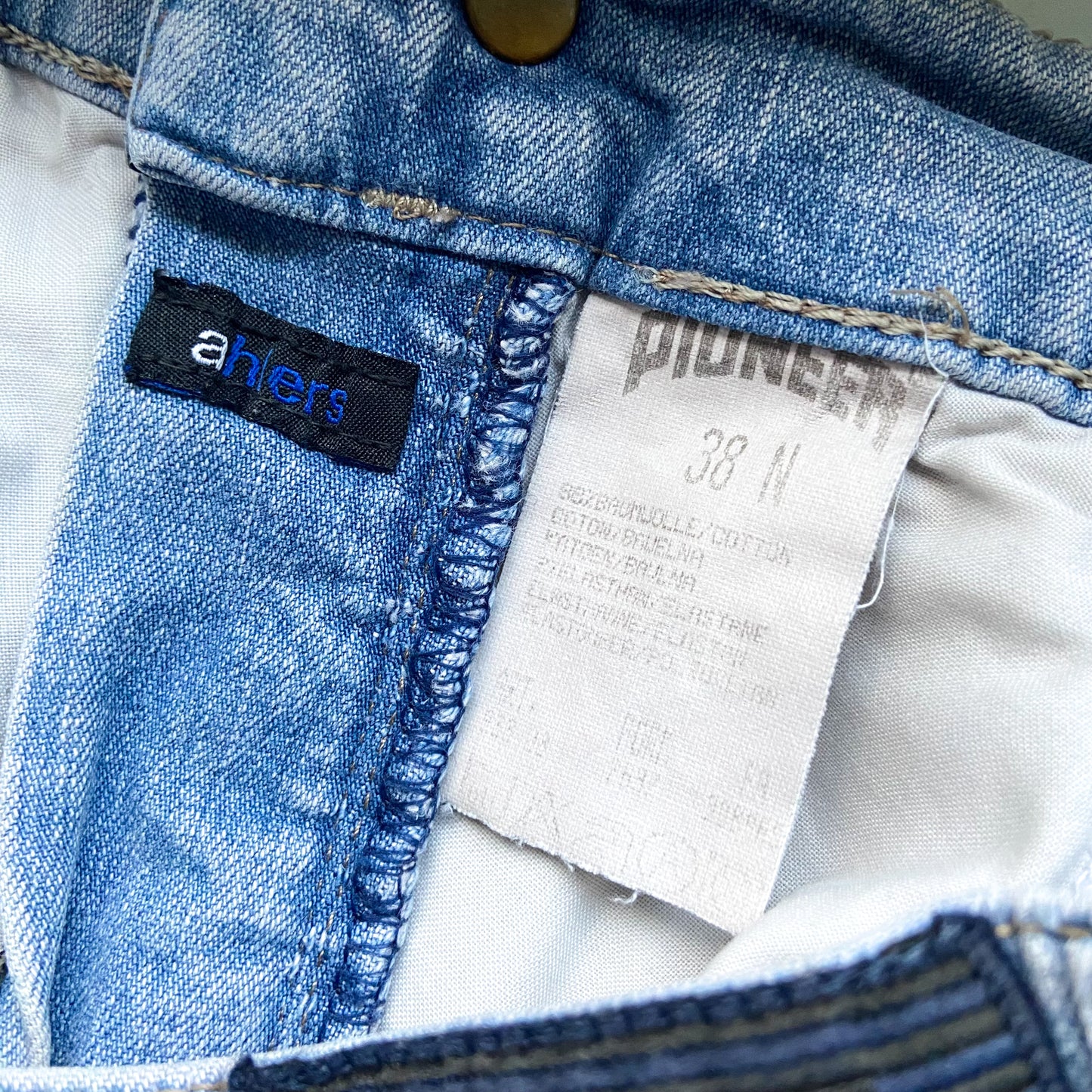 Light wash jeans from the brand pioneer.