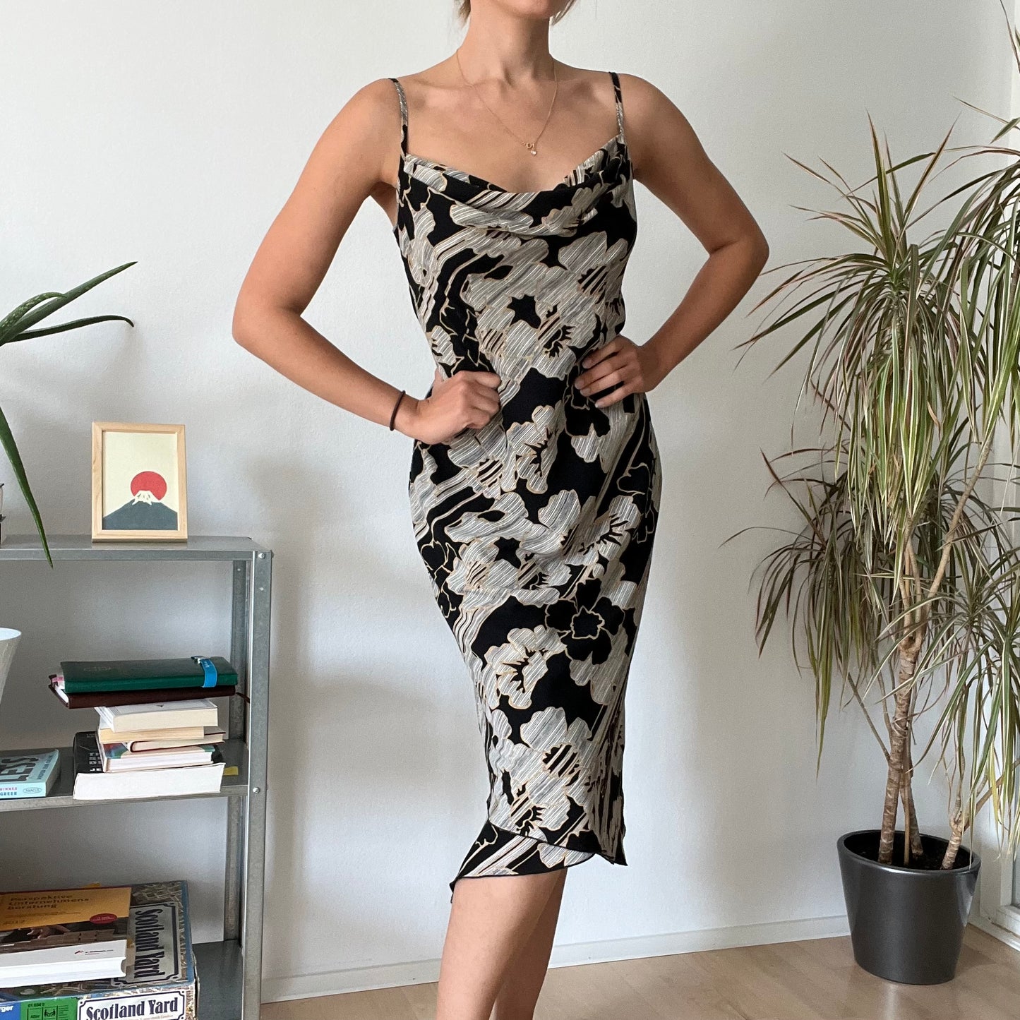 Midi 90s white and black dress- Size M