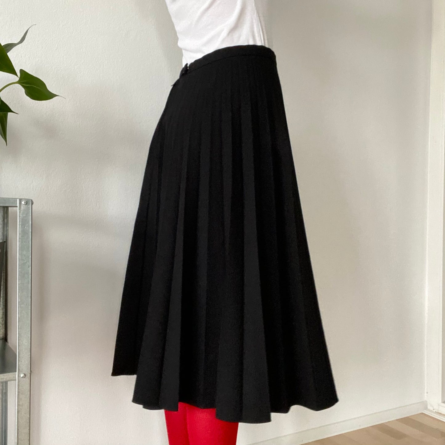Black Pleated Midi Skirt A-Line High Waist Classic Minimalist