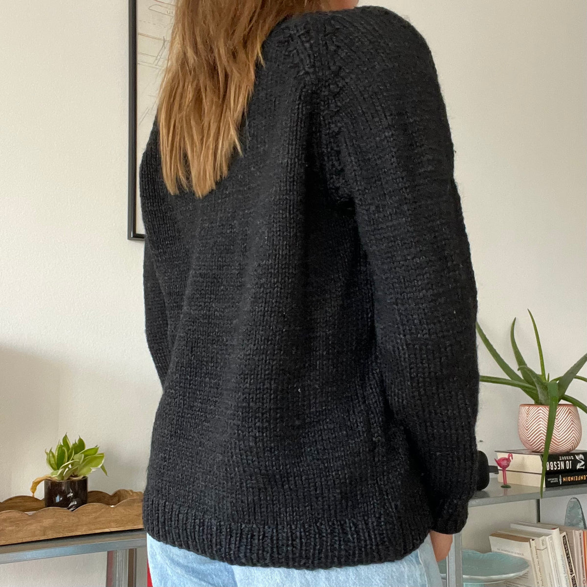 V-neck cozy wool long sleeve jumper-size M