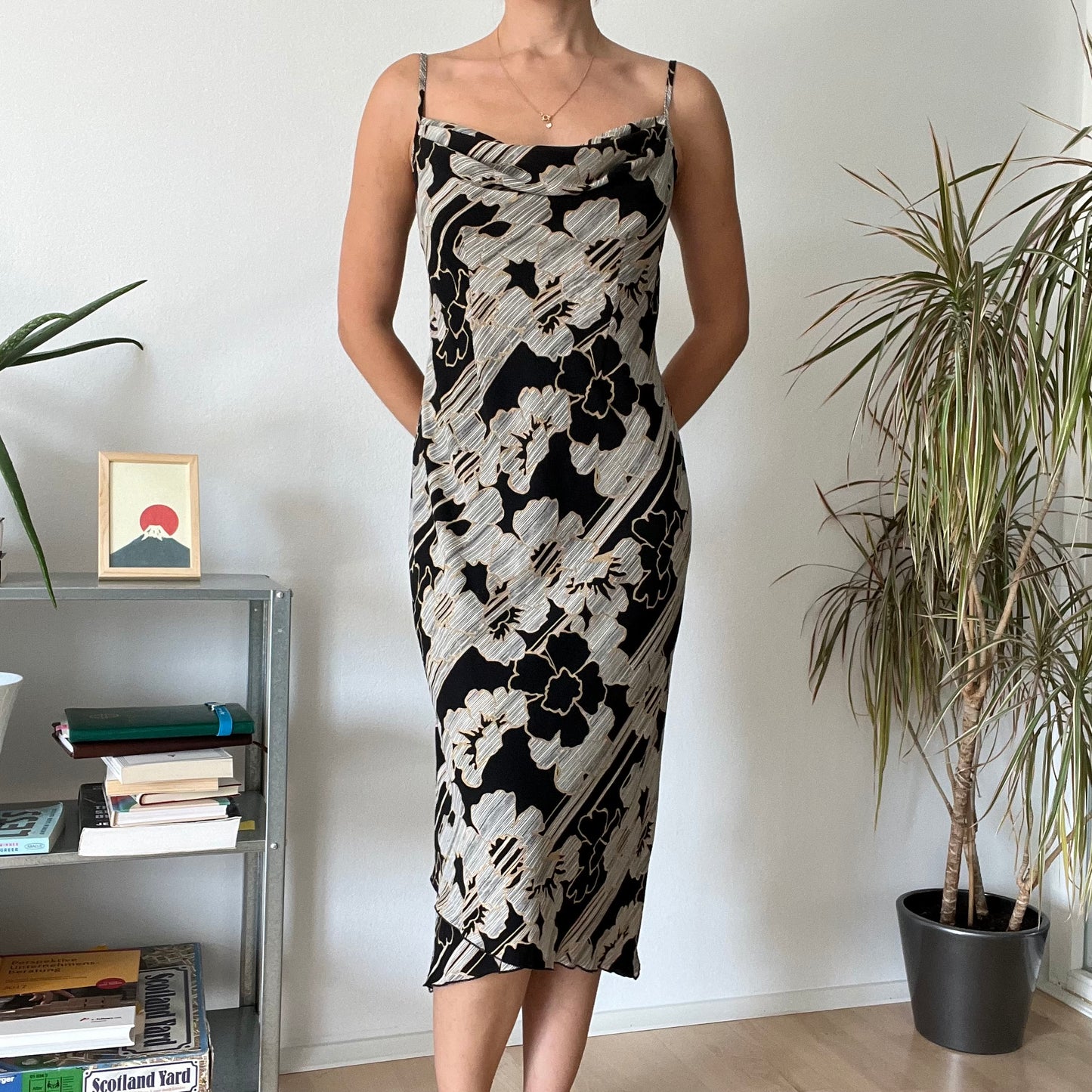 Midi 90s white and black dress- Size M