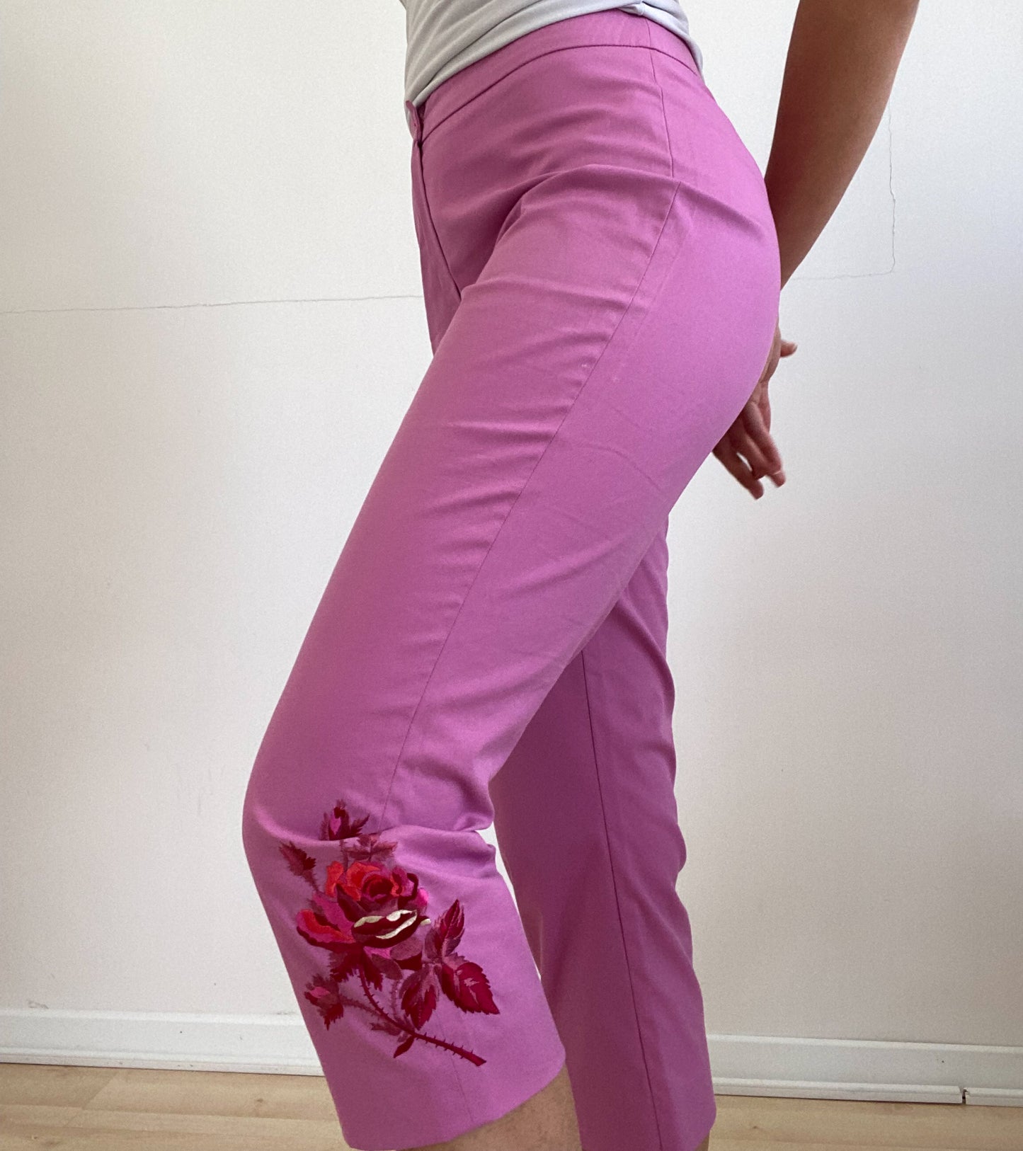 Chic Capri Pants in Blush Pink