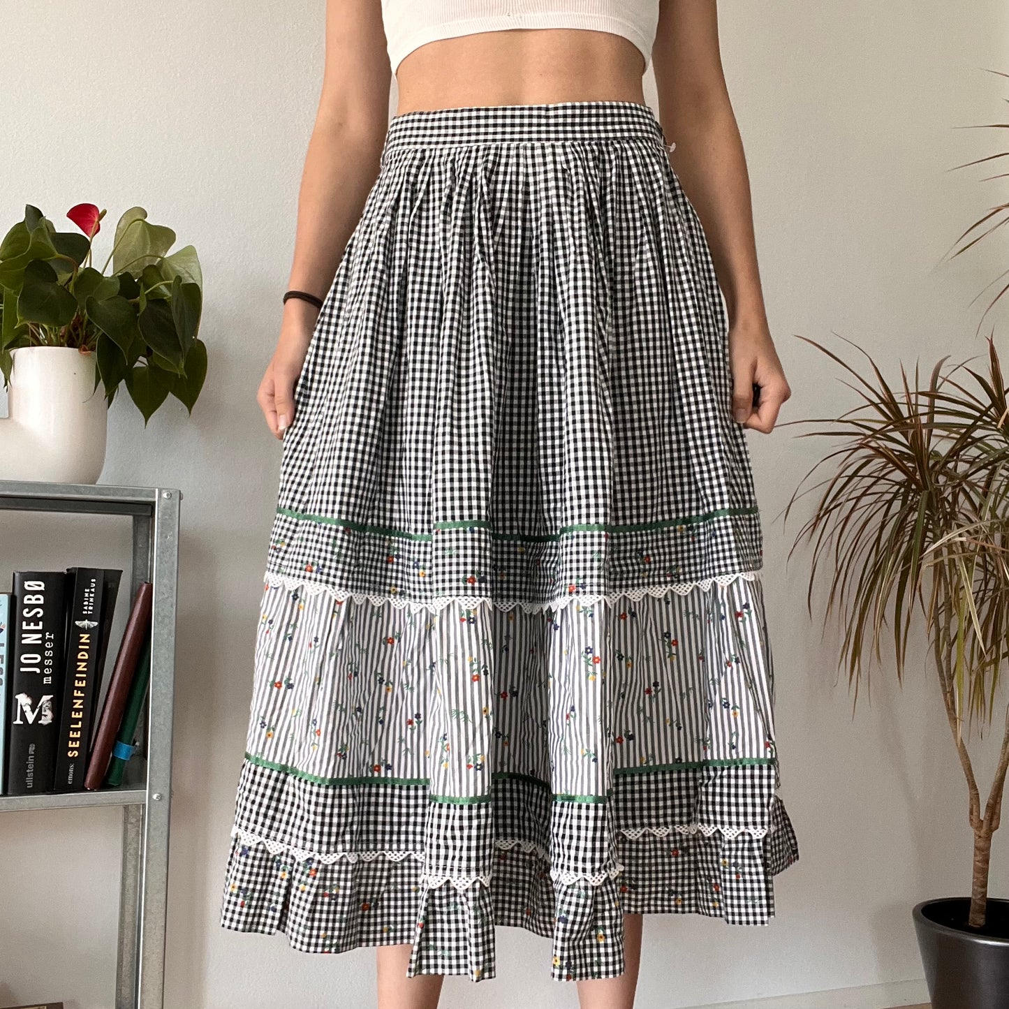 Gingham midi skirt size 40 blue and white