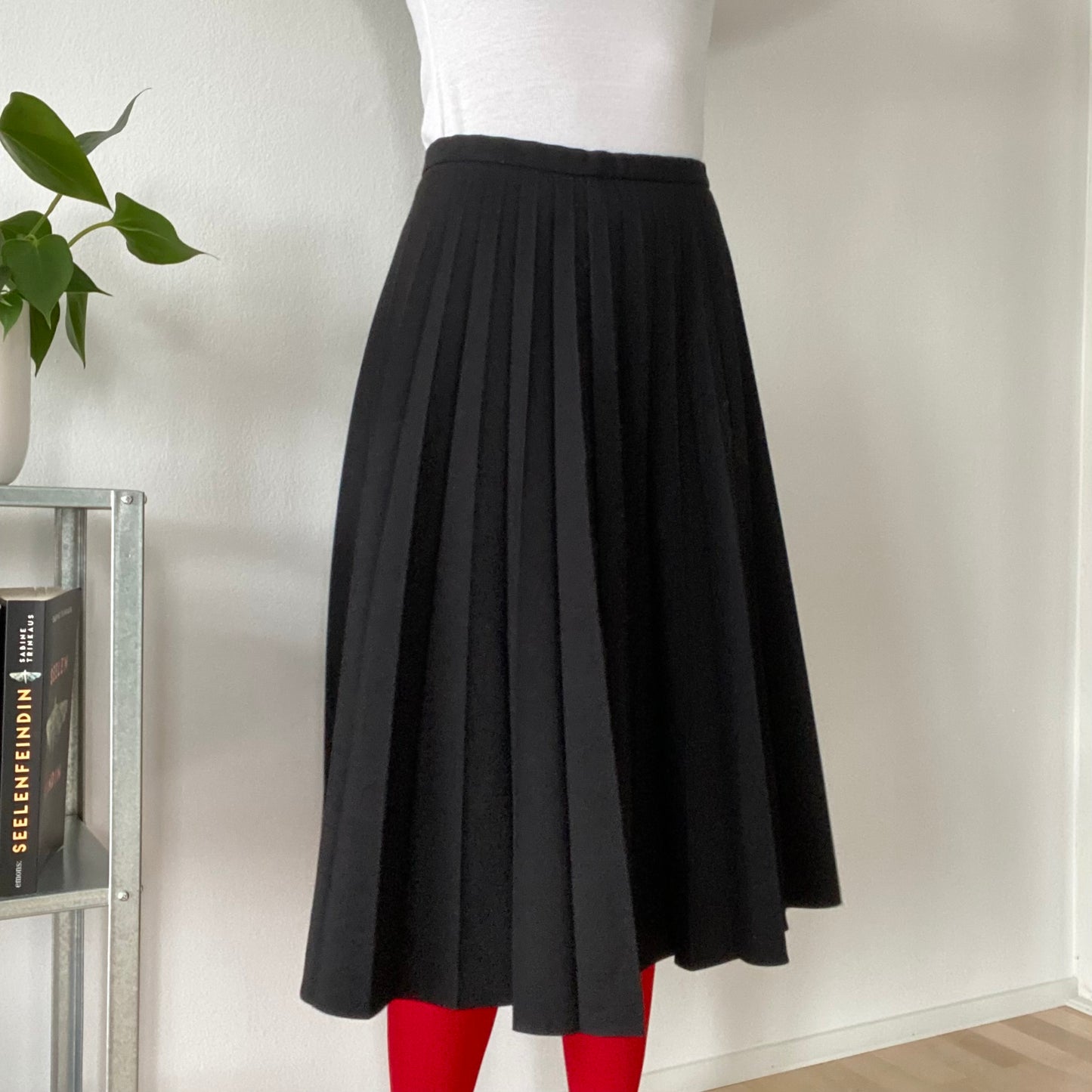 Black Pleated Midi Skirt A-Line High Waist Classic Minimalist