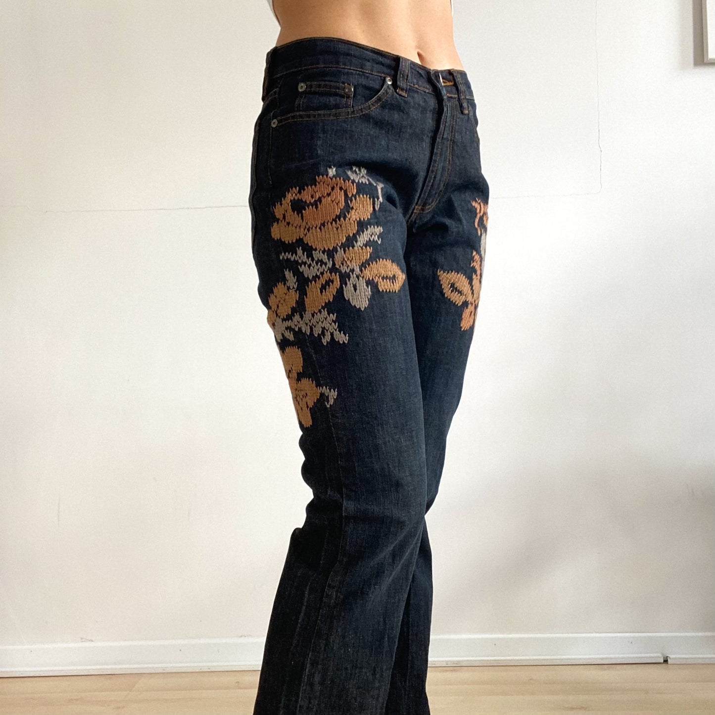 Autumn jeans leaf details