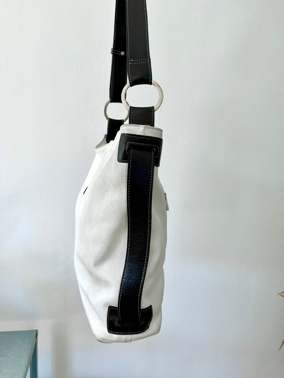 Tod's Pebbled Leather Hobo / Shoulder Bag.
