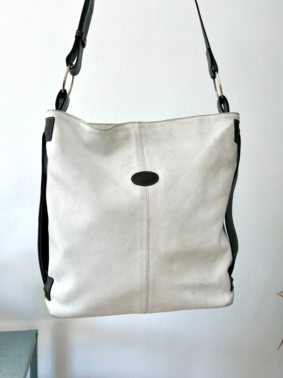 Tod's Pebbled Leather Hobo / Shoulder Bag.