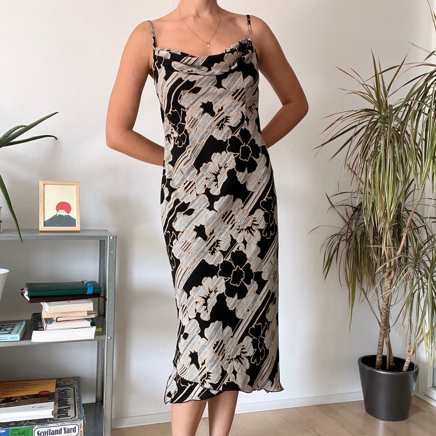 Midi 90s white and black dress- Size M