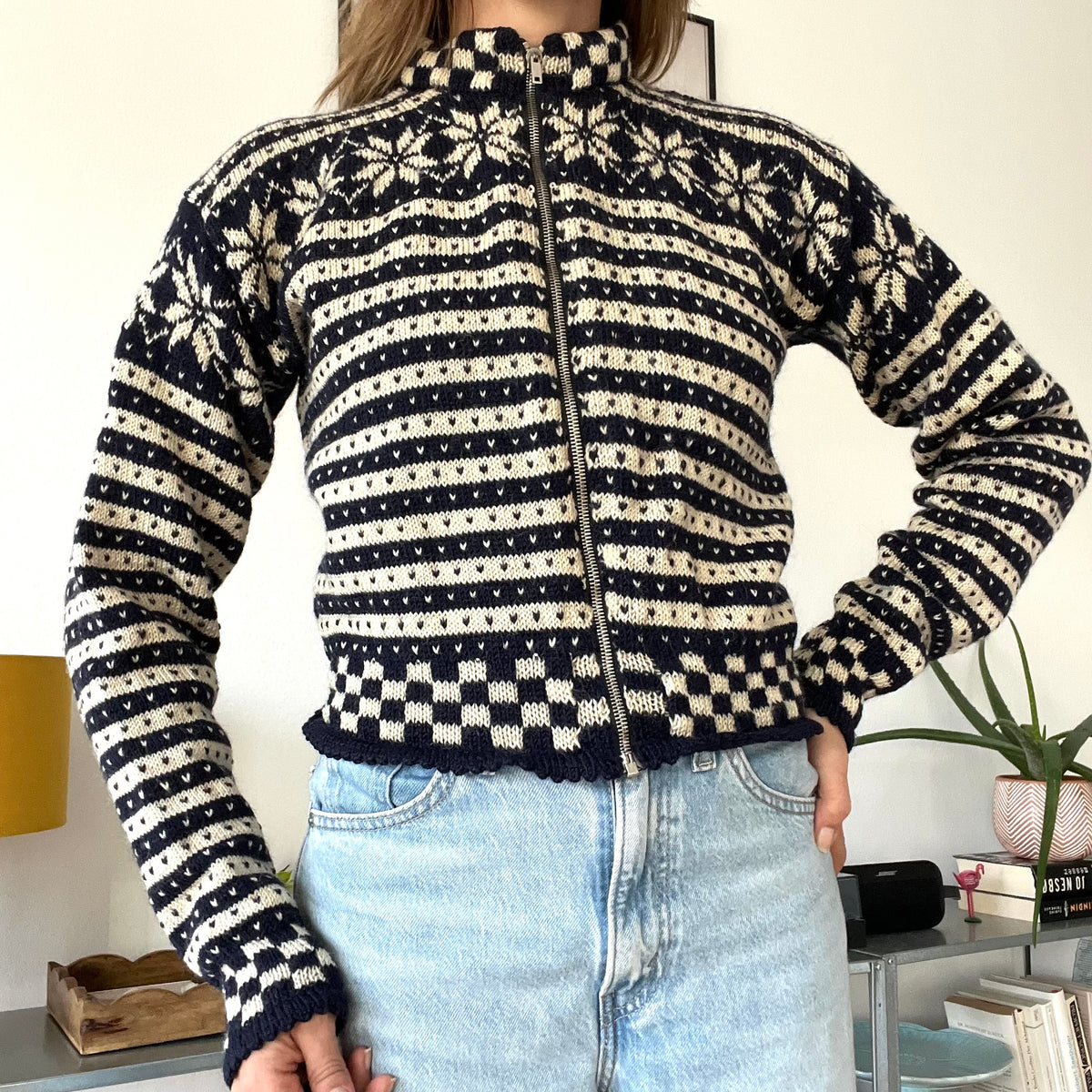 Nordic Zipper pullover-Size M