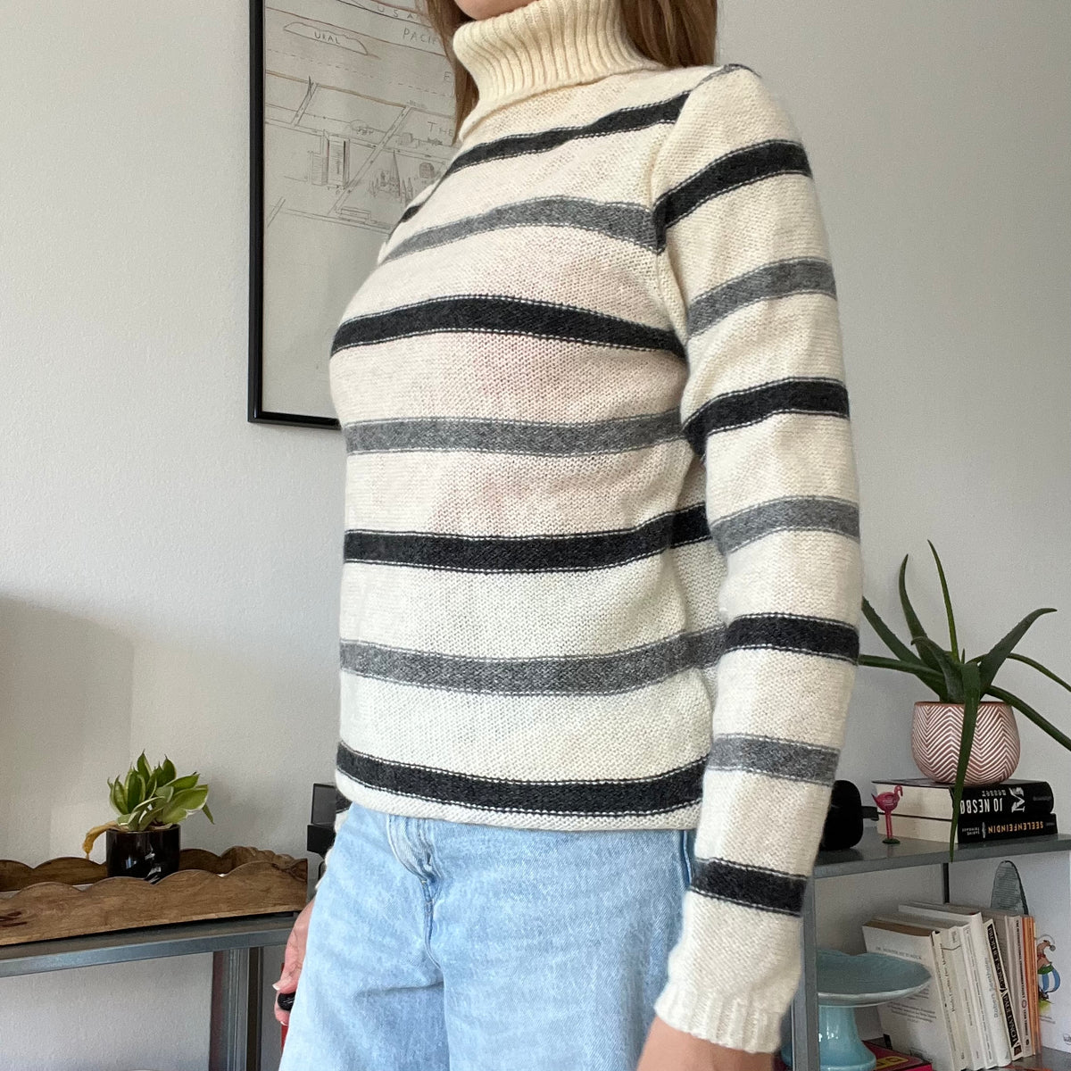 Striped turtleneck pullover-Size M