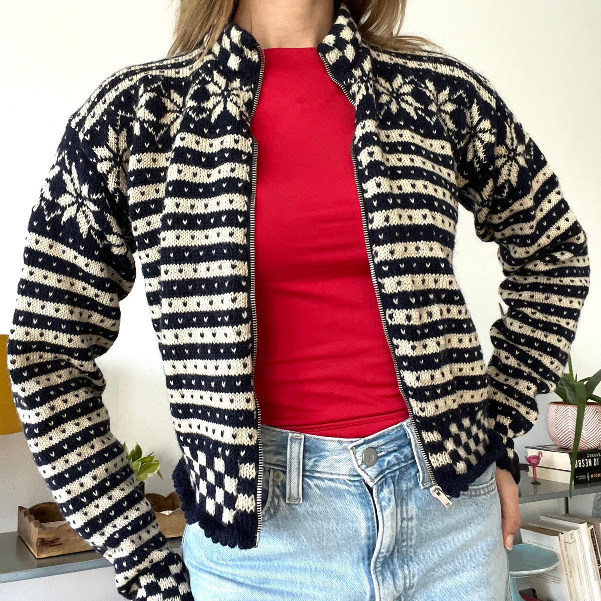 Nordic Zipper pullover-Size M