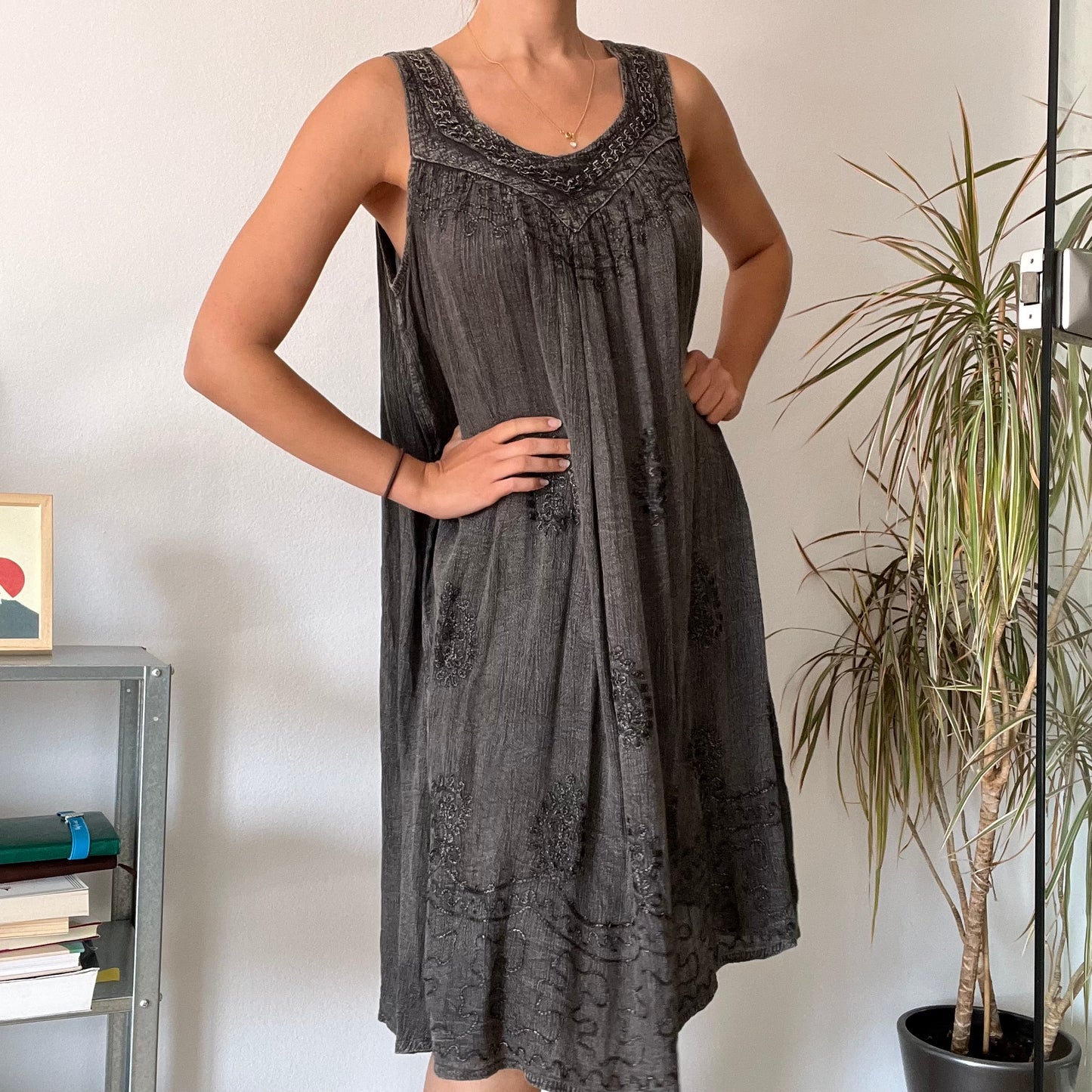 Vintage Grey Embroidered Midi Dress-free size