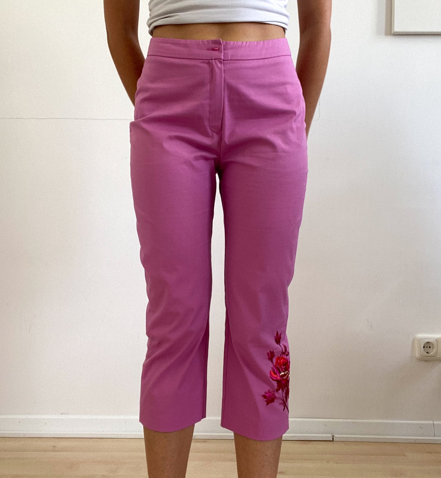 Chic Capri Pants in Blush Pink