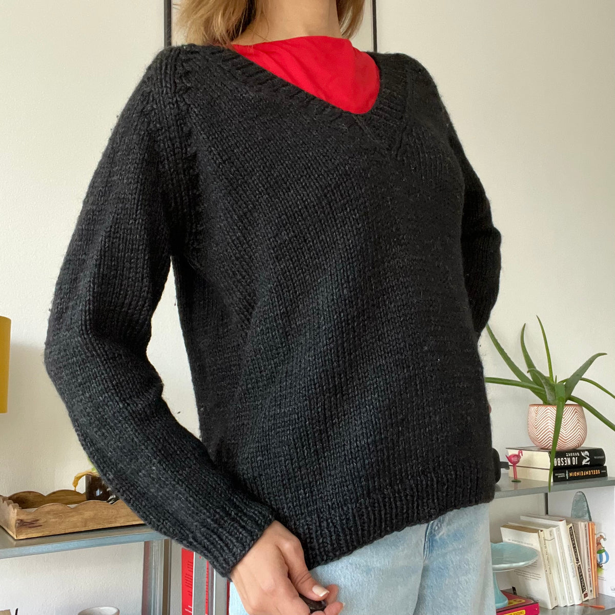 V-neck cozy wool long sleeve jumper-size M