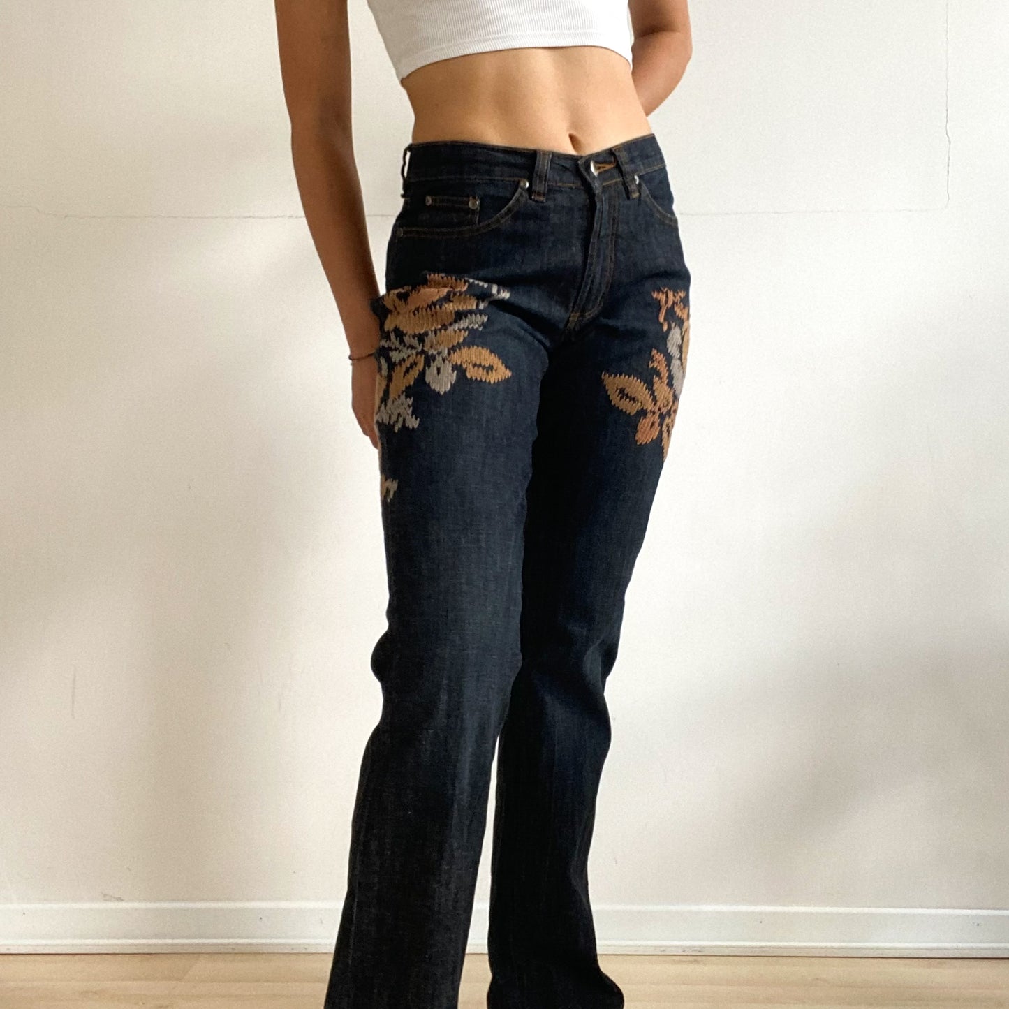 Autumn jeans leaf details