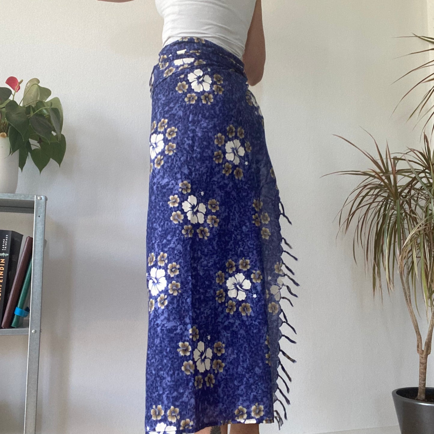 Blue flower pareo, multiple ways to wear it