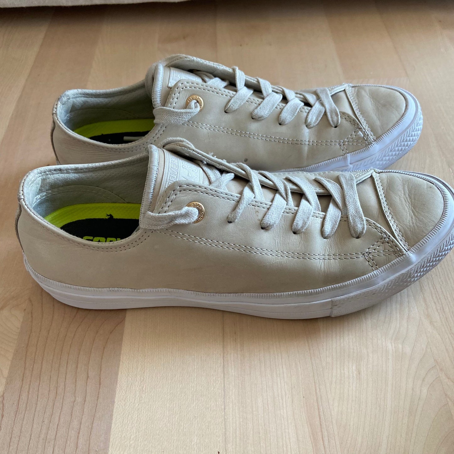 Bege glossy All stars